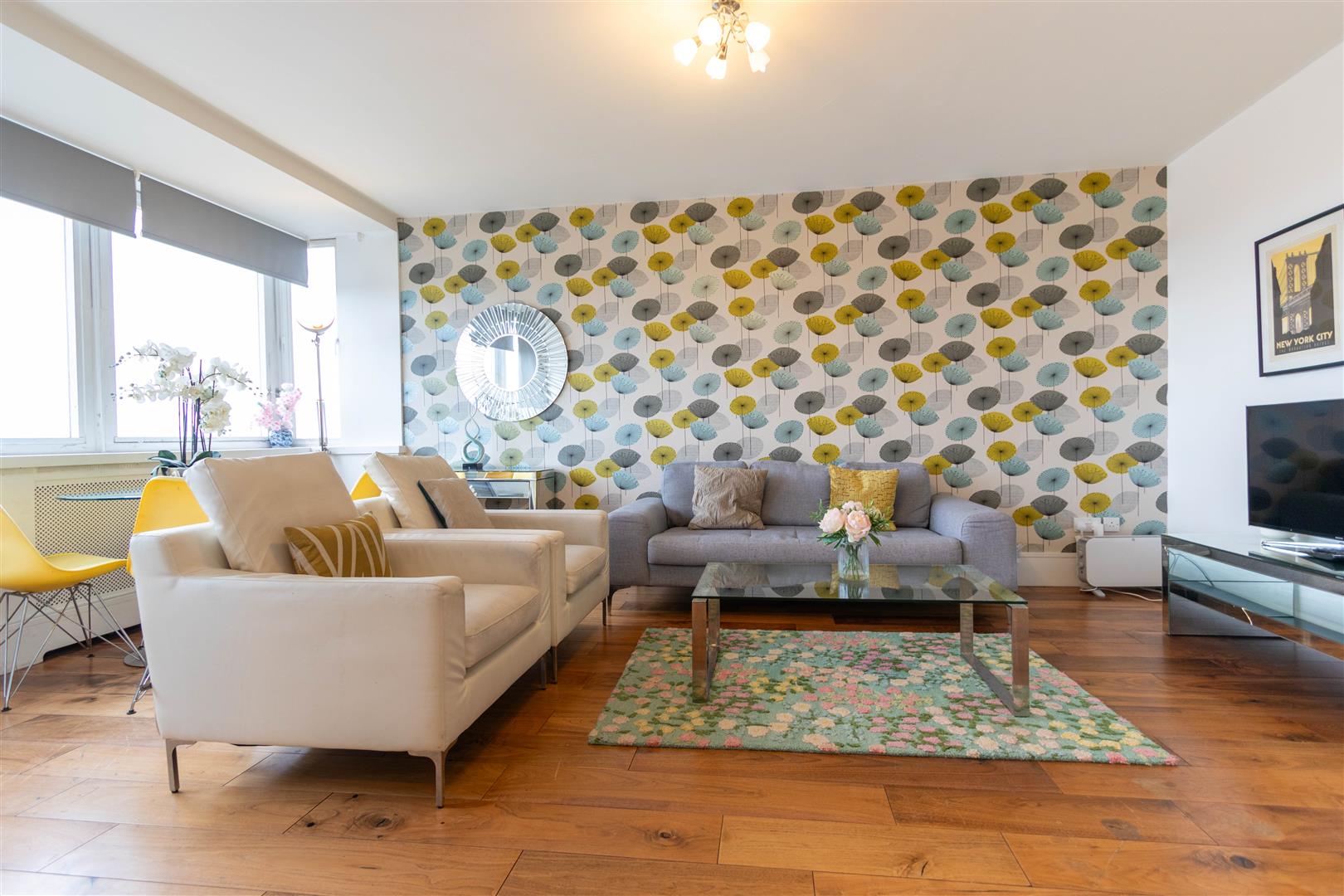2 bed property in Porchester Place, London